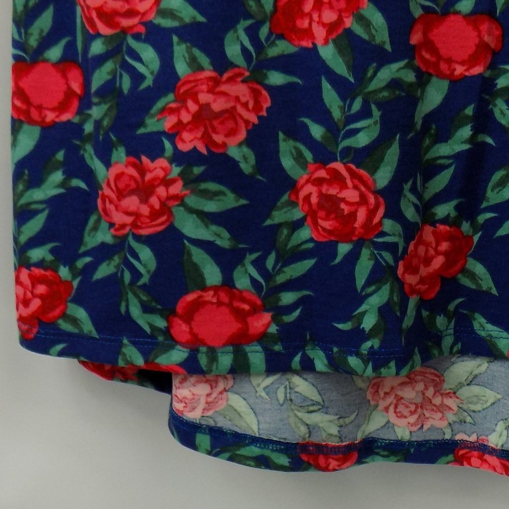 LuLaRoe Classic T Flower Print Short Sleeve T-Shirt Womens Size S NWT - Picture 2 of 7